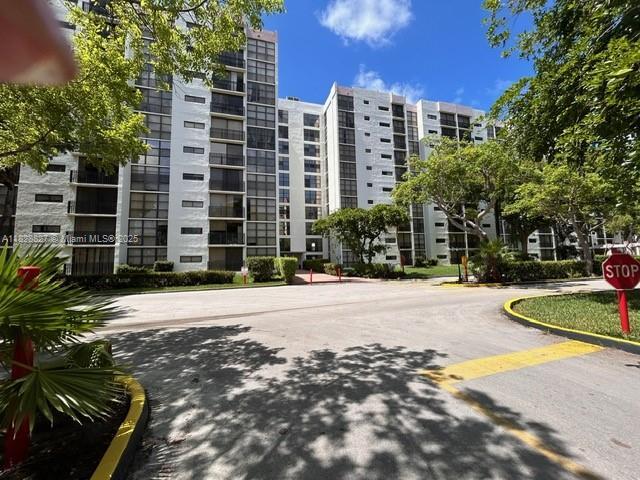 Building Photo - 17021 N Bay Rd