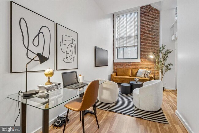 Building Photo - 315 New St