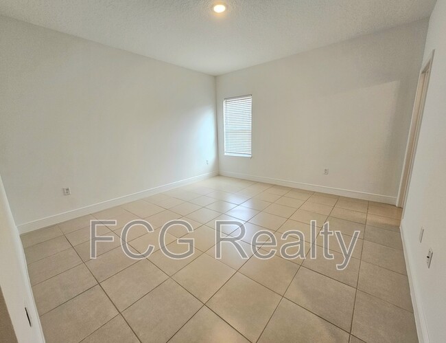 Building Photo - 15772 SW 37th Cir