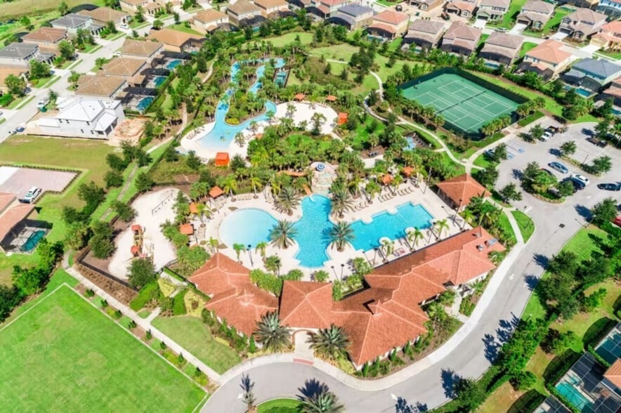 Building Photo - 5250 Wildwood Wy