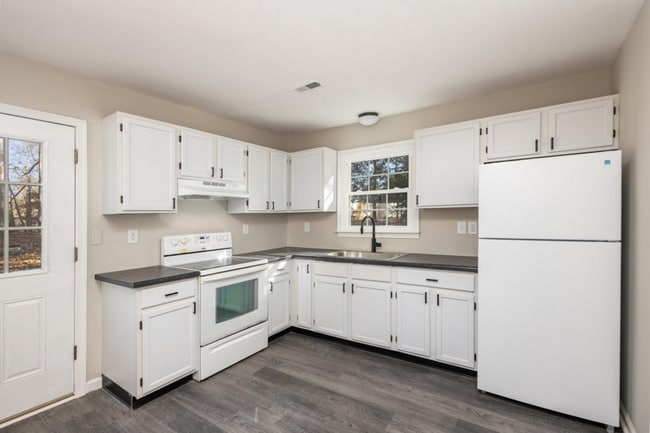 Building Photo - 11134 Pine Hill Rd