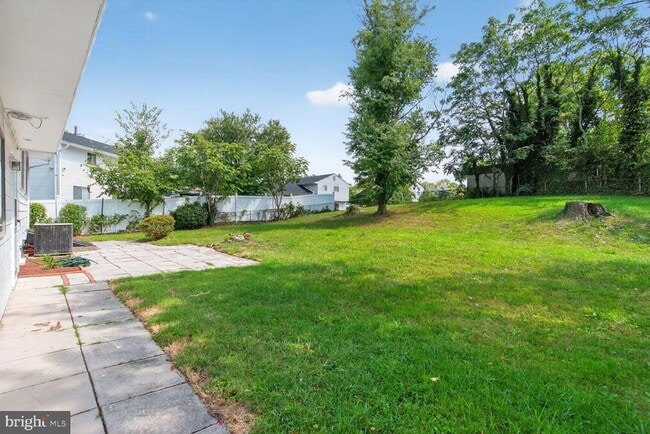 Building Photo - 7720 Loudon Dr