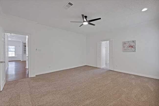 Building Photo - 4219 Oak Springs Dr