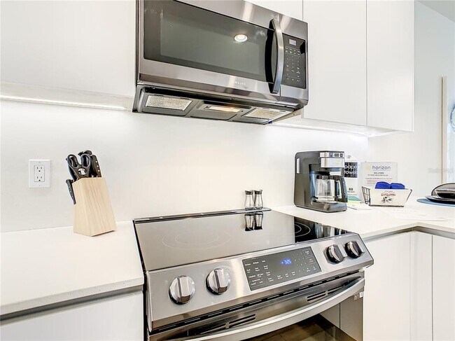 Building Photo - 17230 Blessing Dr