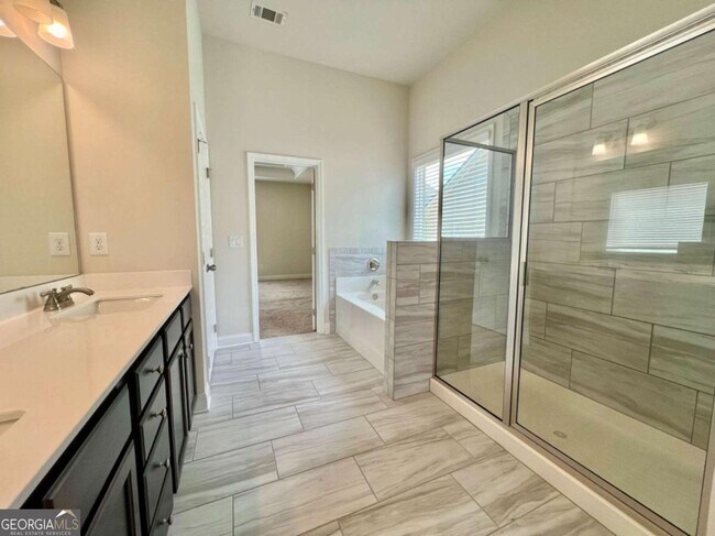 Building Photo - 1612 Dover Creek Ln