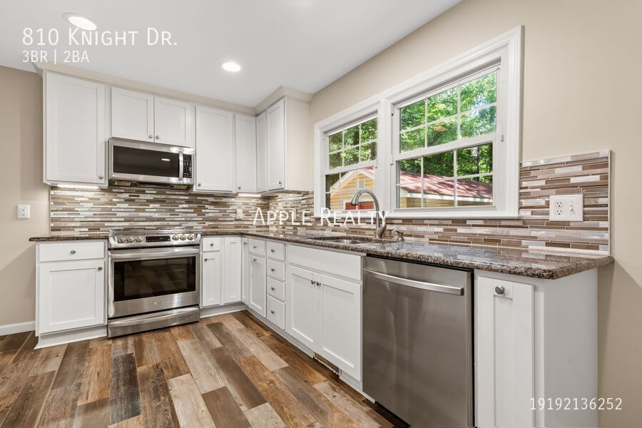 Building Photo - 810 Knight Dr