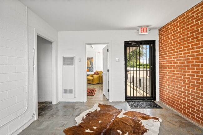 Building Photo - 5975 Armour Dr