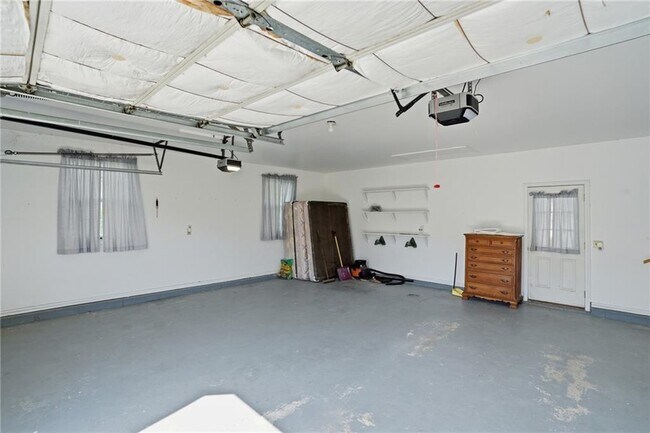 Building Photo - 22 Roger Williams Ct