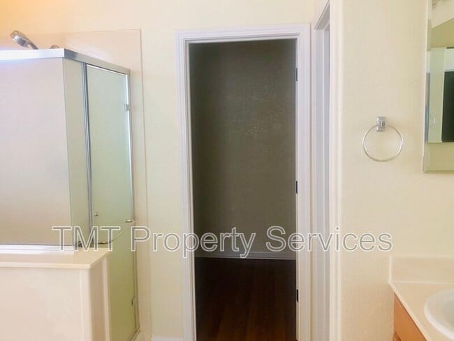 Building Photo - 2362 Dunsley Cir