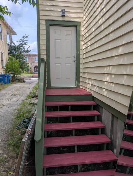 Building Photo - 408 Grace St