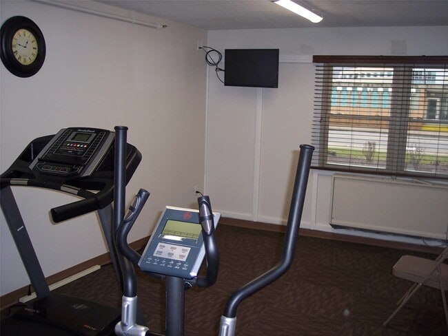 Building Photo - 350 Market St