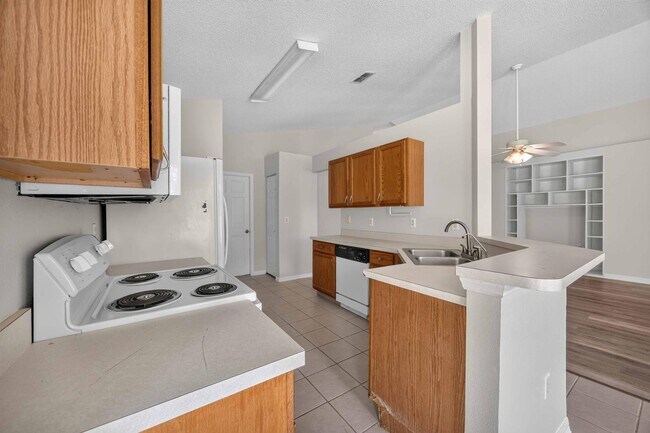 Building Photo - 2364 Paulette Dr