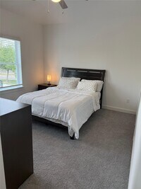 Building Photo - 11621 Waldemar Dr