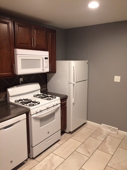 Building Photo - 3102 N 51st Terrace