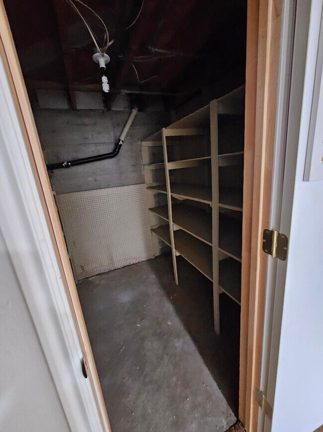 Building Photo - Remodeled 3-Bedroom Home in Orem