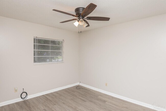 Building Photo - 6404 Dunbar Rd