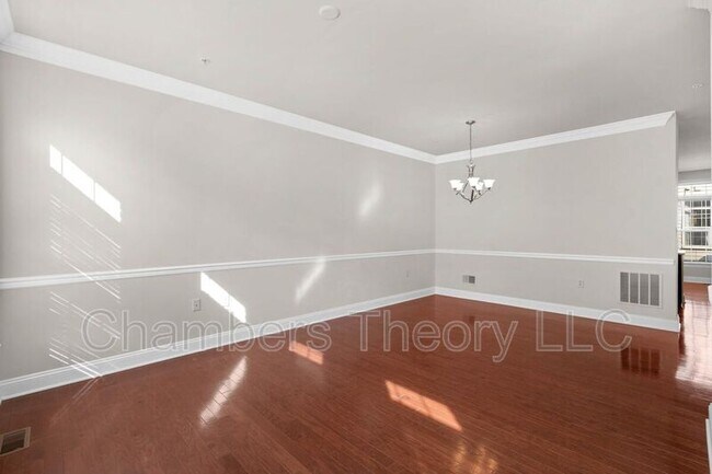 Building Photo - 415 N Upton Ct
