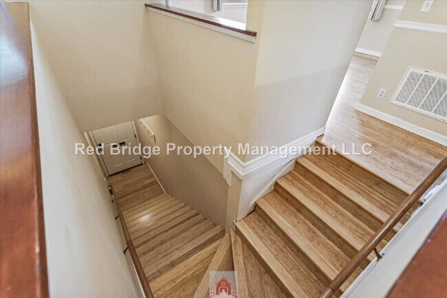 Building Photo - 1325 SE Nehalem St