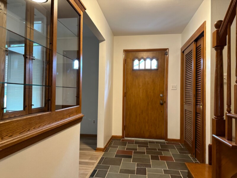 Building Photo - 170 N Brookfield Rd