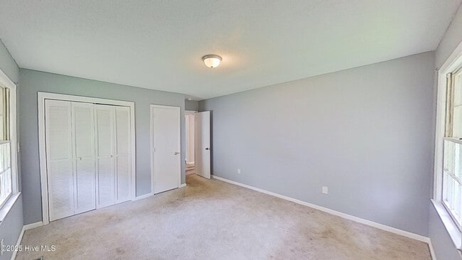 Building Photo - 1329 Hazel Ave