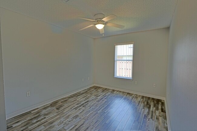 Building Photo - 2365 Ortega St