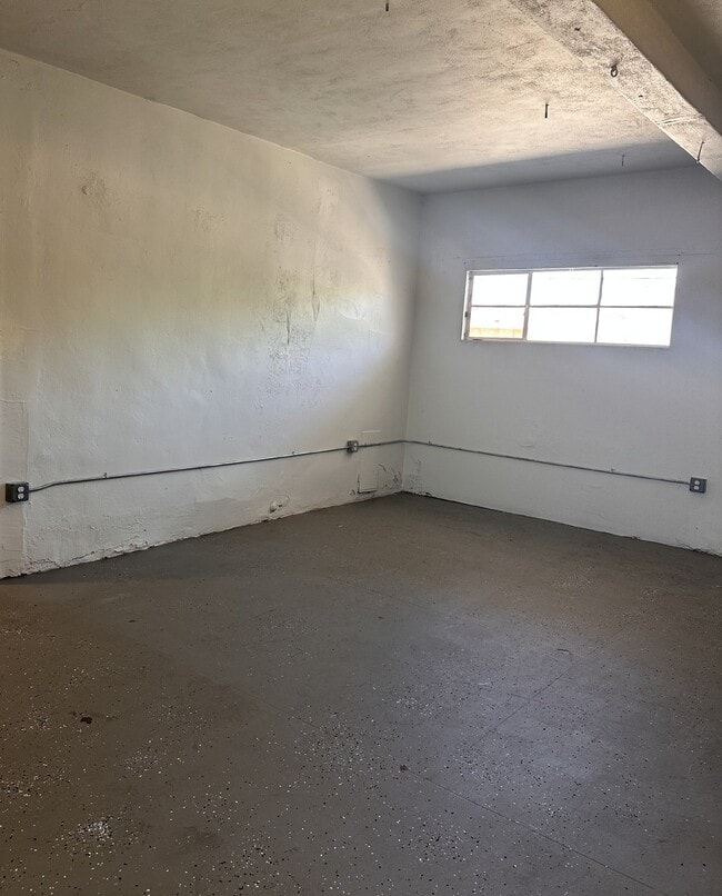 Building Photo - Delightful and Cozy 3bdrm 1bath Home For Rent in S Tucson!