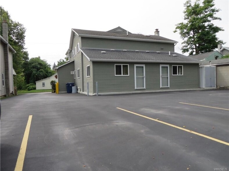 Building Photo - 145 Caledonia St