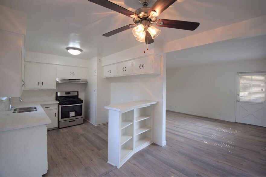 Building Photo - 4920 Laurel Canyon Blvd