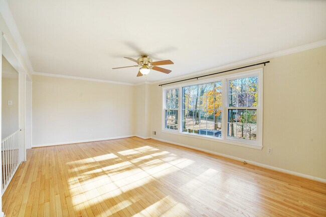 Building Photo - 4339 Cedarlake Ct