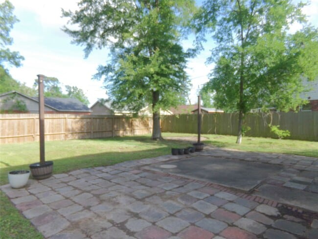 Building Photo - 16810 Deck Ct