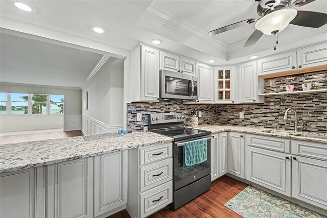 Building Photo - 5108 Brittany Dr S