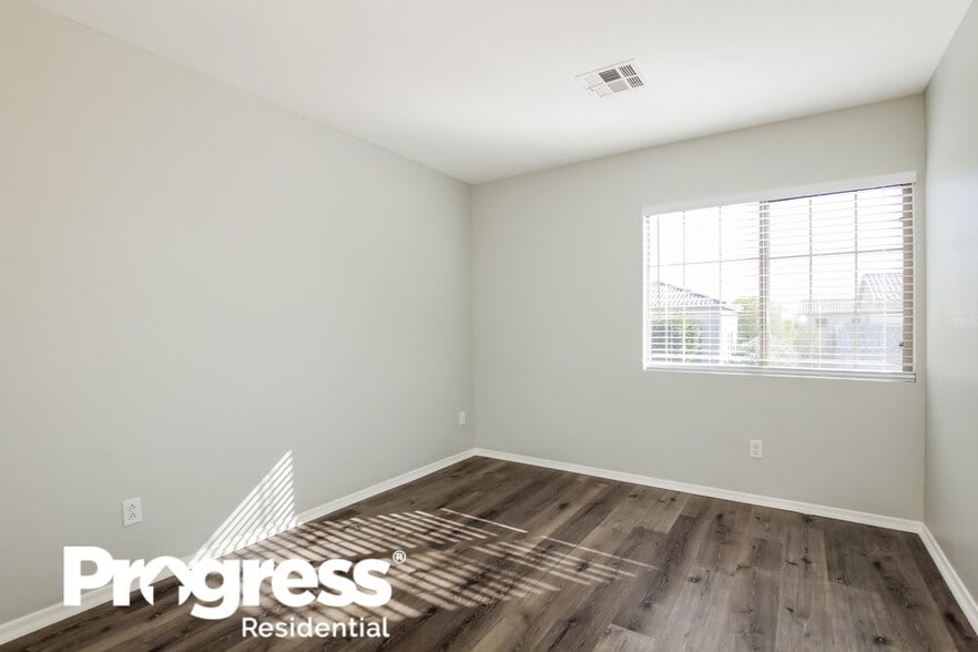 Building Photo - 7592 W Marlette Ave