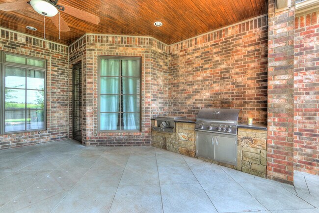 Building Photo - Luxury Living in Rosecreek – 4-Bedroom Home in Deer Creek Schools!