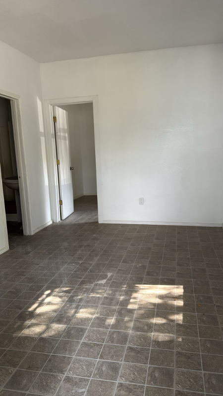 Building Photo - 201-203-203 E Washington Ave
