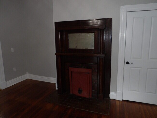 Building Photo - 609 Taylor Ave