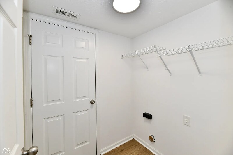 Building Photo - 931 Maidstone Ave