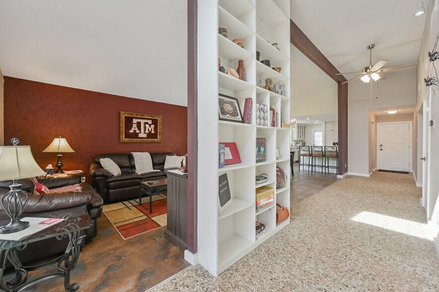 Building Photo - 1409 Clement Ct