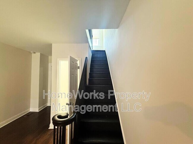 Building Photo - 5 S Conkling St