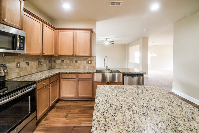 Building Photo - 12291 Anchor Way