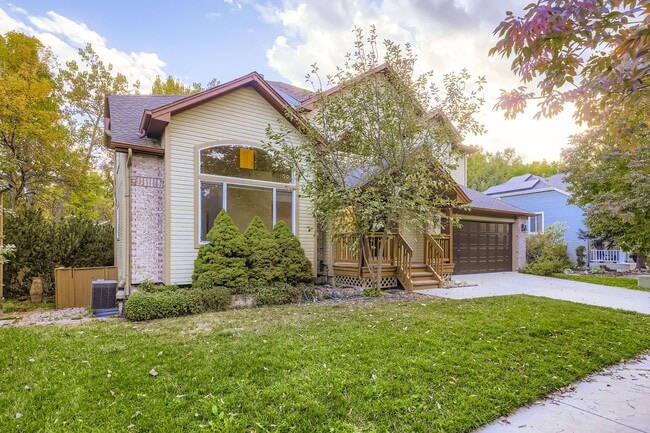 Building Photo - 4854 Franklin Dr