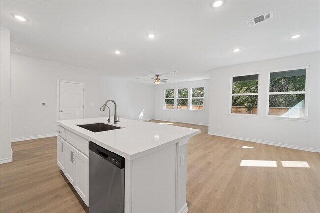 Building Photo - 4908 Plum Peach Bend