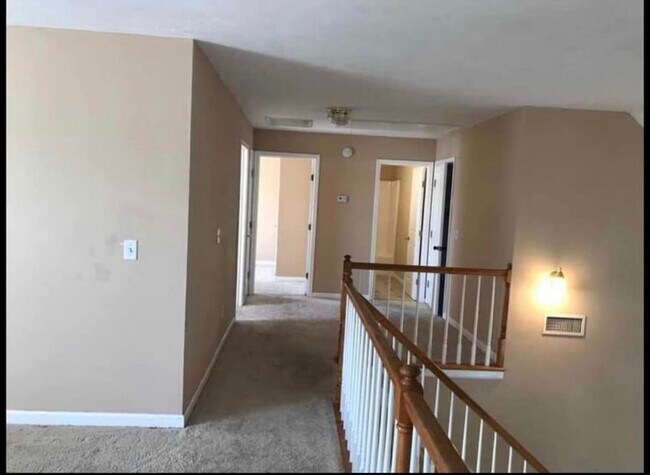 Building Photo - 321 Clearlake Dr