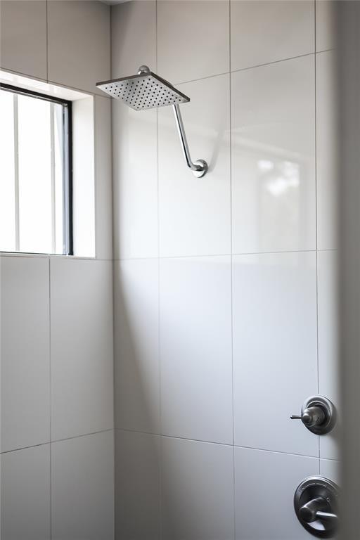 Building Photo - 2709 E 14th St