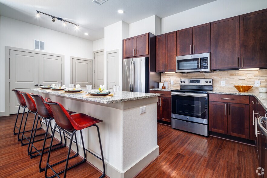 The Sterling at Oak Hills 7714 Louis Pasteur Dr San Antonio TX 78229