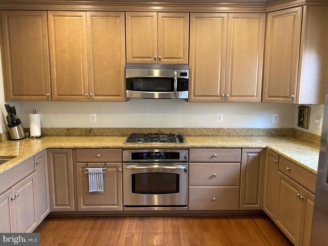 Building Photo - 1828 Potomac Greens Dr