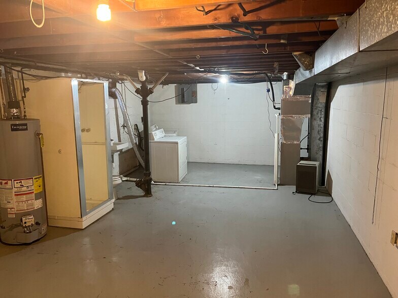 Building Photo - 83 W Dodridge St