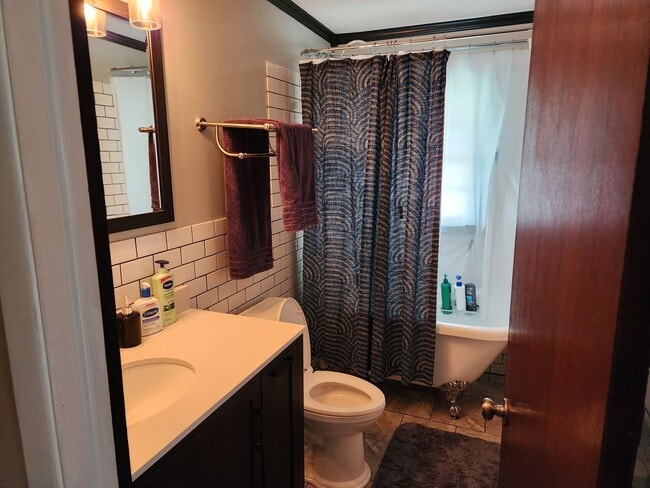 Building Photo - 3 Bed 1 bath Home Mount Airy
