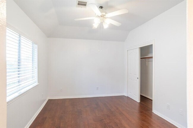 Building Photo - 24011 Enchanted Crossing