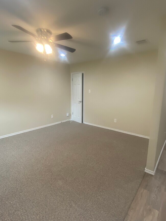 Living Room - 2225 Lavern St