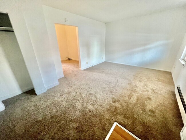 Building Photo - 1613 Fourth Avenue (Full Service)